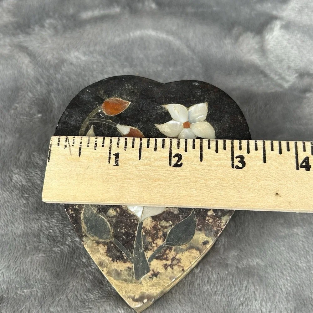 Carved Stone Inlay Heart Shaped Jewelry Trinket Box Mother Of Pearl Flower